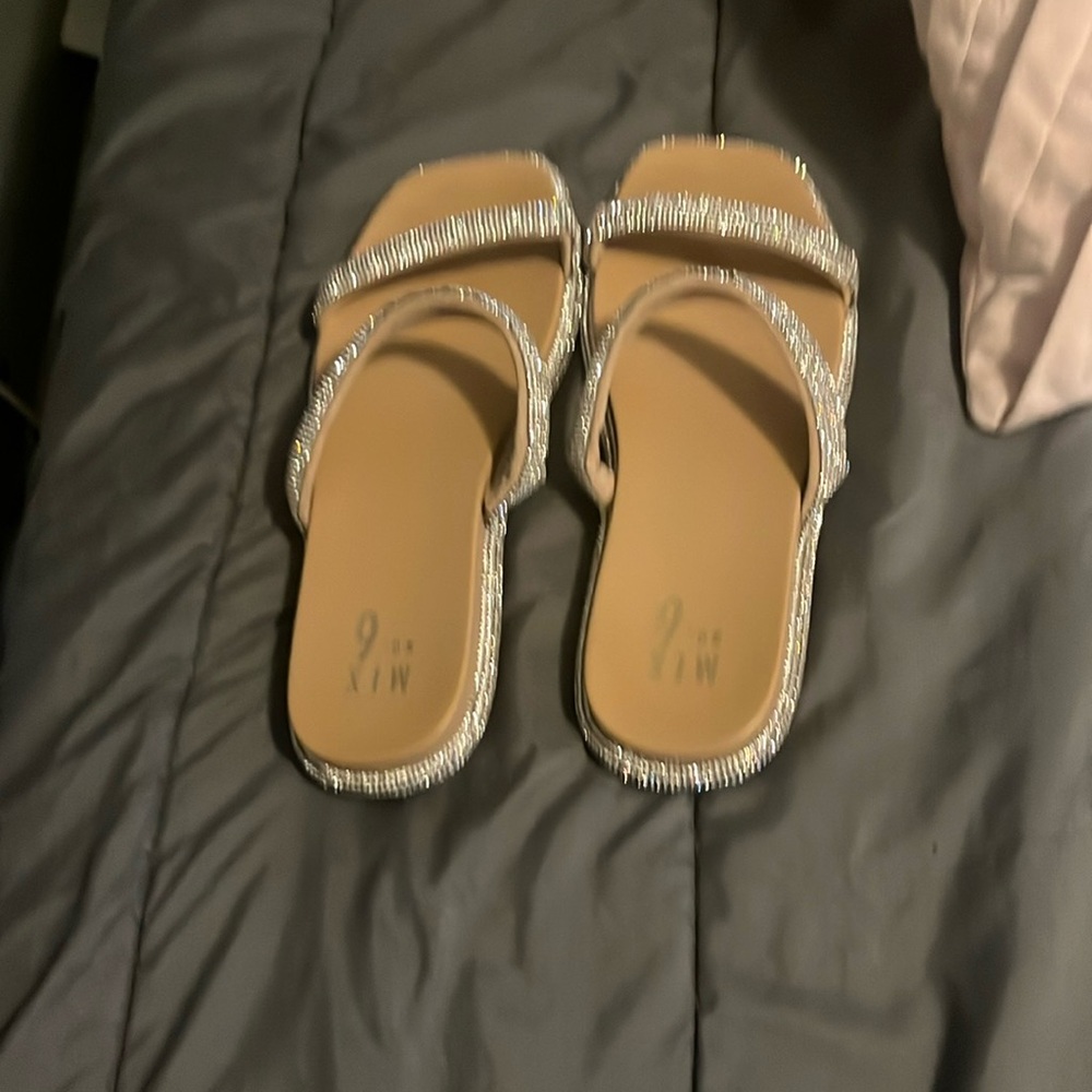 Mi Silver Tan Sandals Comfortable Slip-On Design